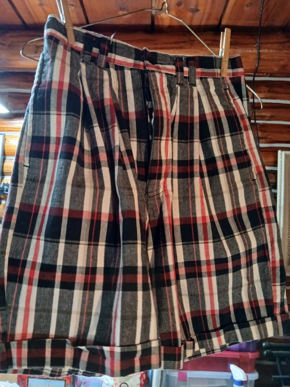 62 East Size 9/10 Cotton Plaid Shorts
